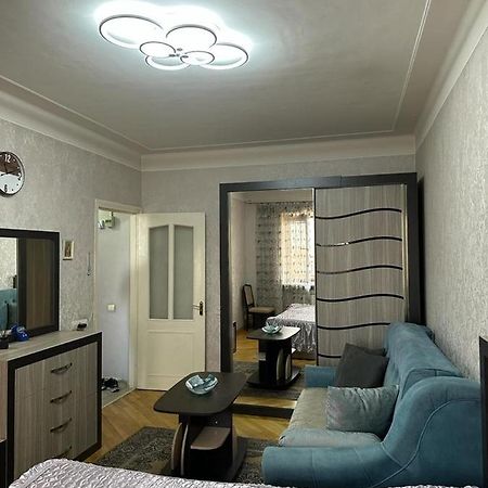 Yerevan Nice Apartment With Balcony For Rent Bagian luar foto