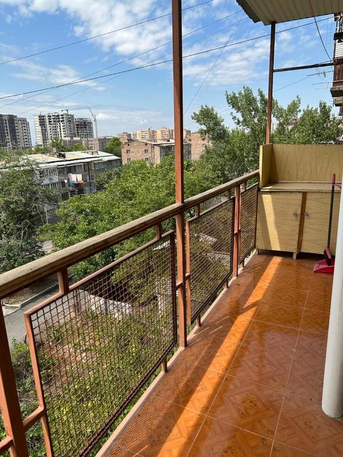 Yerevan Nice Apartment With Balcony For Rent Bagian luar foto